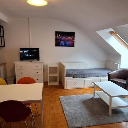 Flataid Apartment Obere Bahnstrasse - Grazer Messe エクステリア 写真